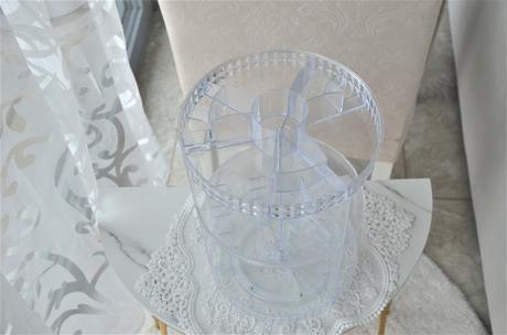 Otočný poschodový kozmetický organizér,