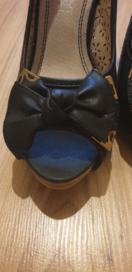 Čierne sandálky, 36