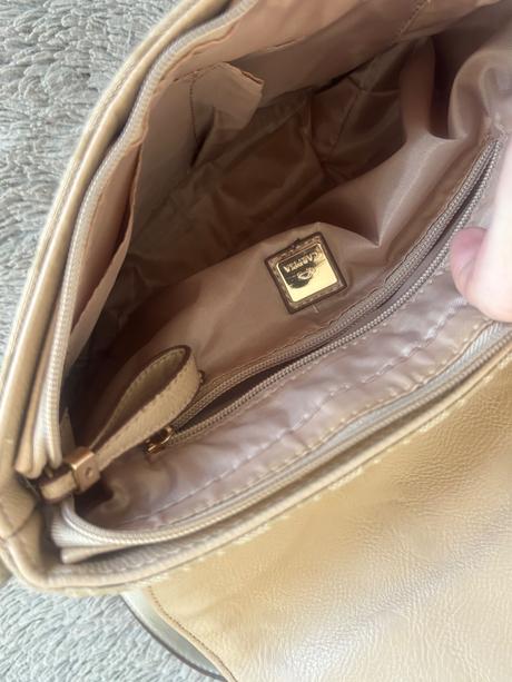 Carpisa kabelka, carpisa