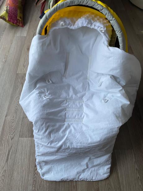 Zavinovacka do autosedacky nova, 