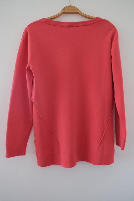 Jahodovo červený pulóver, 40