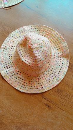 Klobúčik pestrofarebný 4-6 rokov, 110