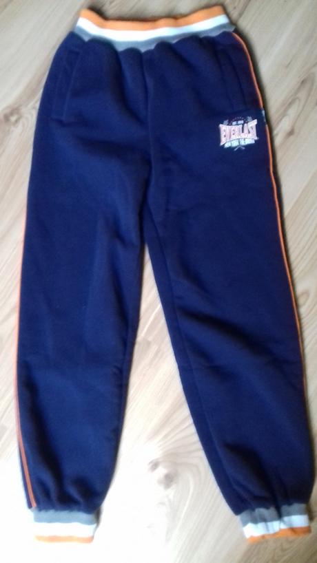 Hrubé tepláky., 152