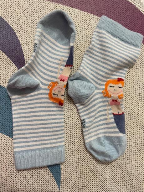 Ponožky s morskou pannou, 27