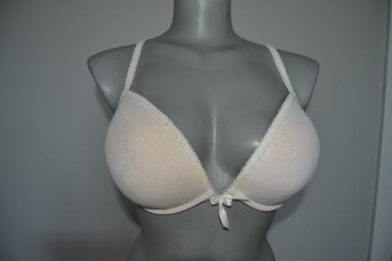 Dámske podprsenky 4 ks, veľkosť 80b, 80d