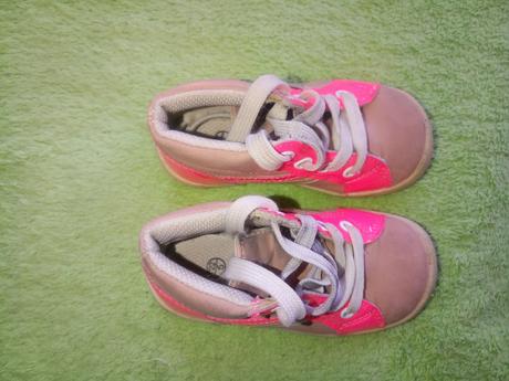 Velmi pohodlné makkucke topanocky, 22