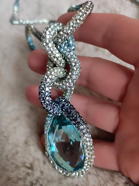 Dámsky náhrdelník, 