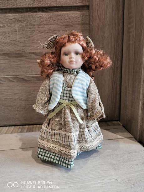 Porcelánová bábika, 