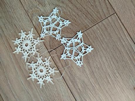 Háčkované ozdoby na stromček, 