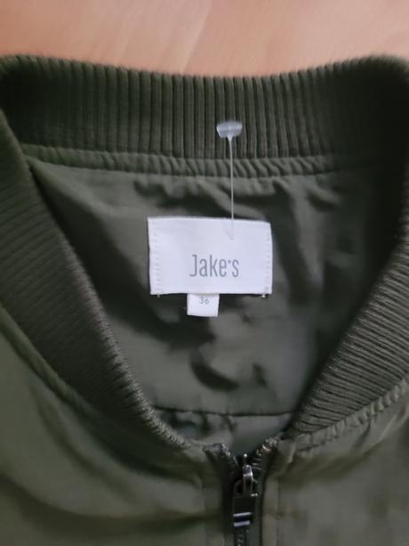 Bombera s kabelkou, s