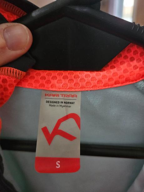 Sportova mikina kari traa s, s