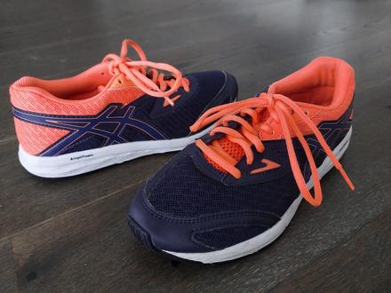 Perfektne ultralahke tenisky zn. aesics v.35,5a36, 35