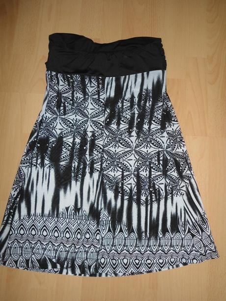 Ciernobiele tricko bez ramienok, 38