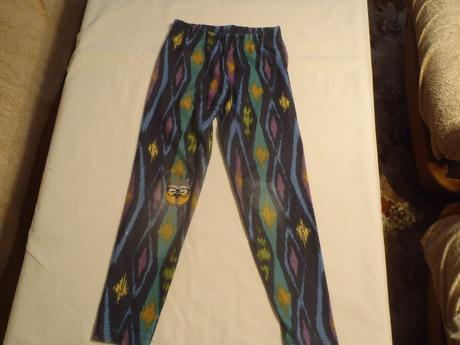 Rôznofarebné legíny, 110