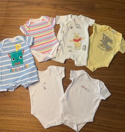 Predám 5ks detské body s krátkym rukávom veľ. 56, 56