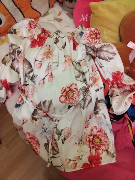 Saténová tunika/šaty s kvetmi, xl