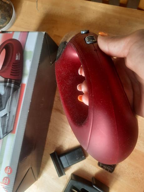 Ručný vysávač, sencor