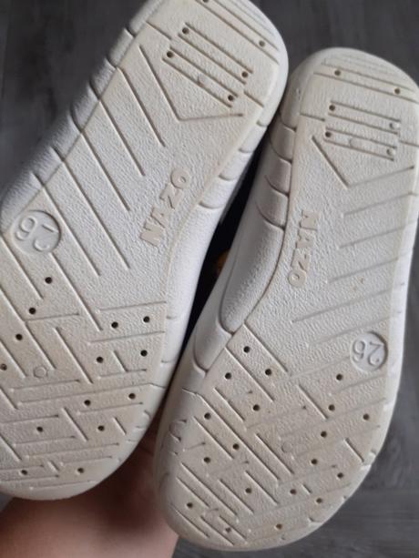 Športové papučky s autom, nazo,26