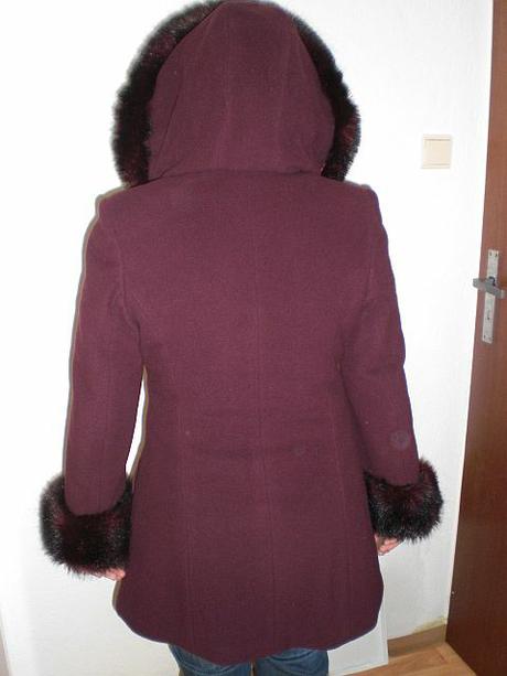 Elegantný vínový kabát, m