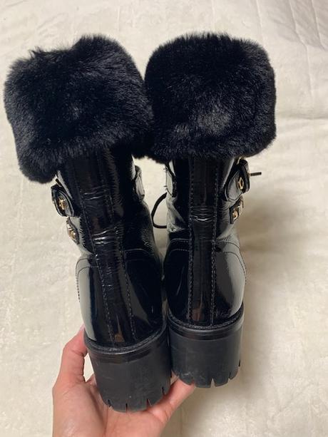 Lakované kožené workery love moschino originál, 39