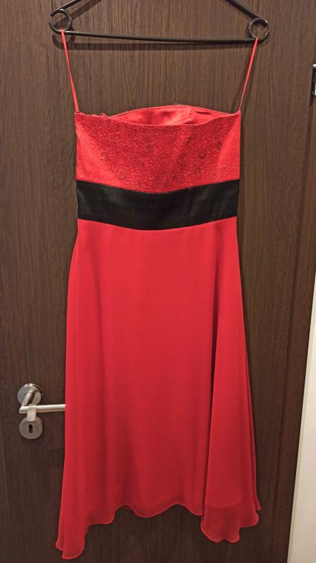 Lacné nové (skoro) spoločenské šaty, 38