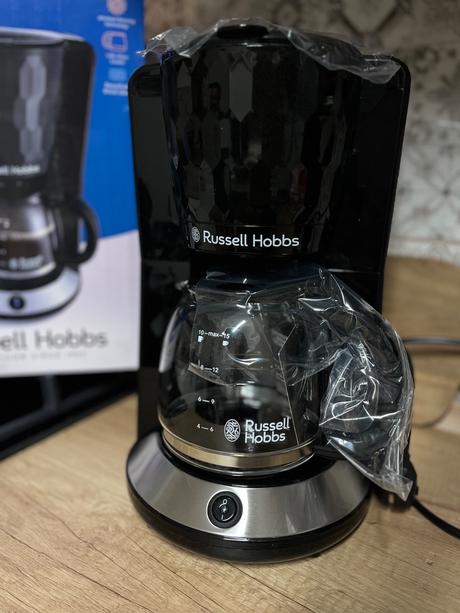 Prekvapkávací dizajnový kávovar russell hobbs, 