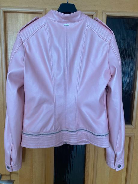 Guess bunda, guess,m