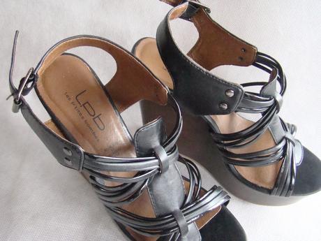 Nenosene les petit bombes  klinové sandále, 39