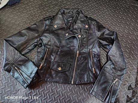 Koženka, reserved,146