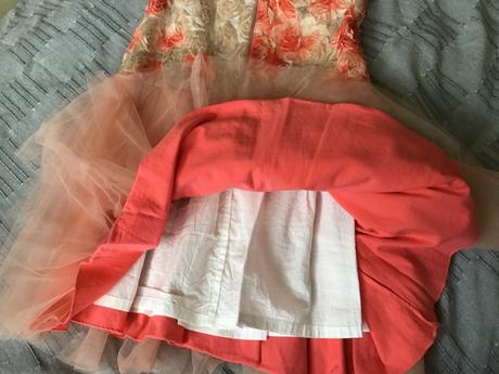 Čipkované tylové šaty, 134