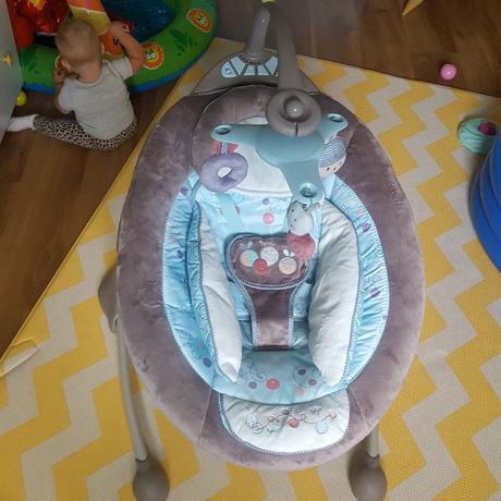 Hojdačka, kolíska a lehátko v jednom,