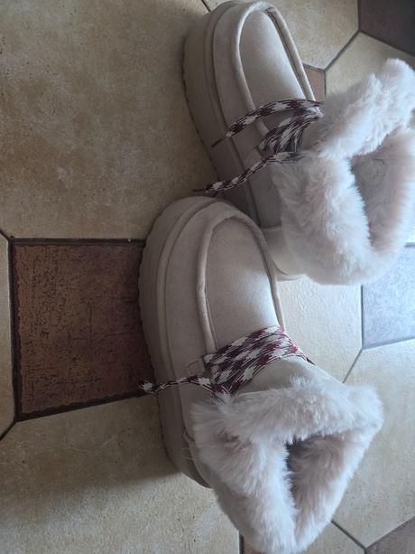 Super teplé cizmicky, 41