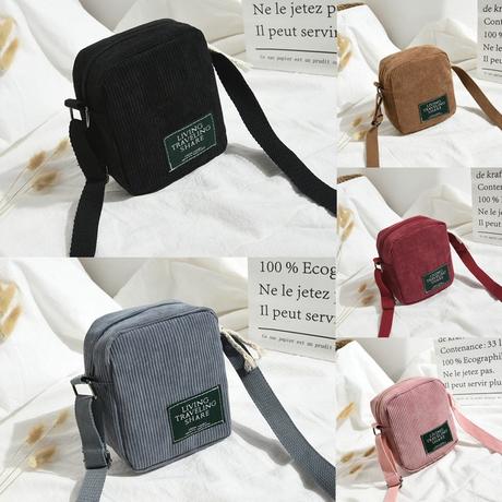 Malá kabelka crossbody, 