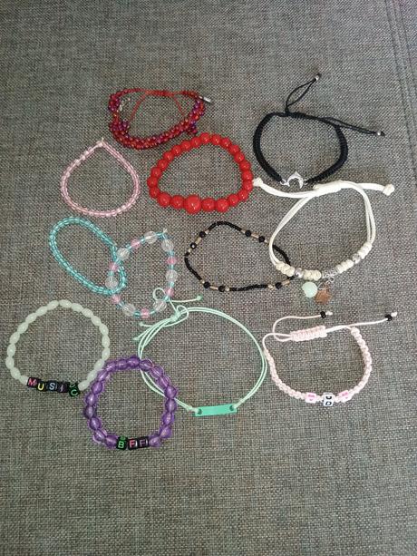 Naramky cena spolu dievcata a teenagerky, 