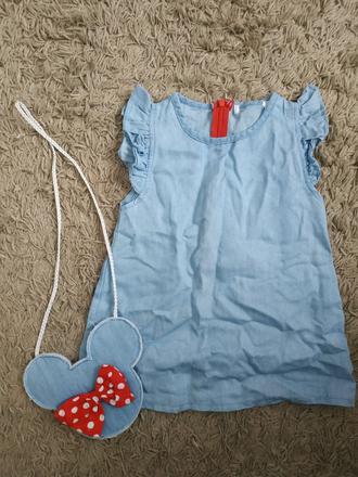 Modré šaty s kabelkou, 98