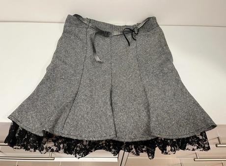 Štýlová vlnená sukňa river island s čipkou, river island,38