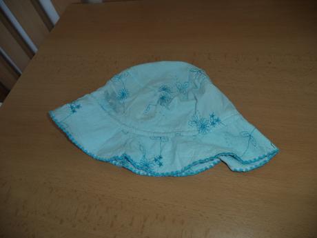 Klobúčik na leto, baby club,104
