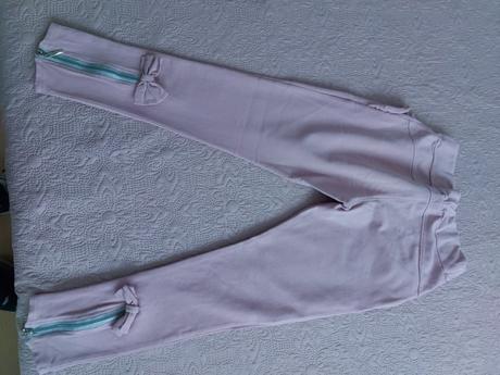 Dievcenske teplaky, 134