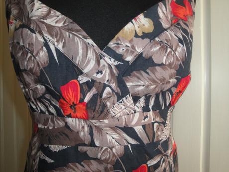 Tropic šaty s dekoltom m, m