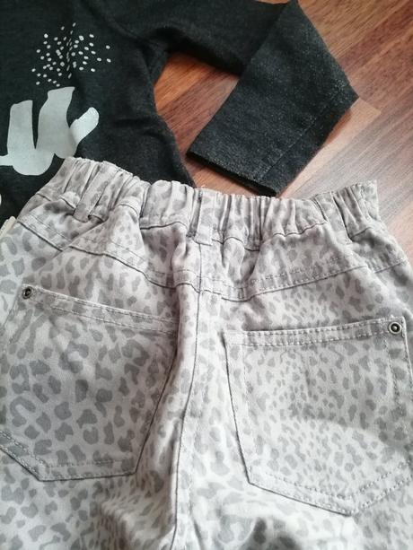 Nohavice s poštou + tričko, 122