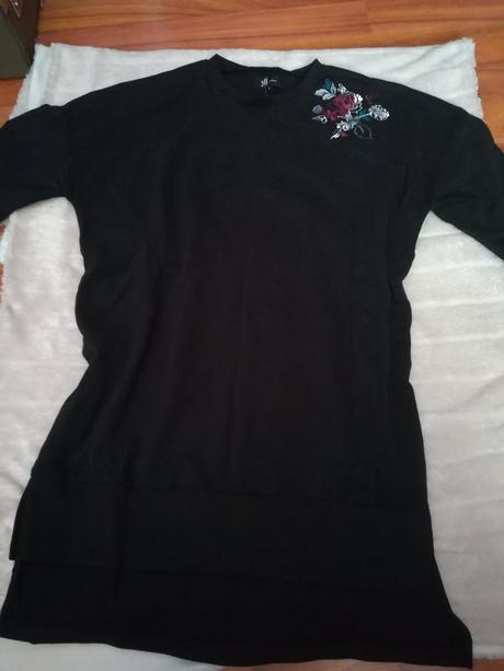 Športové šaty veľ. m už aj s poštou, reserved,m