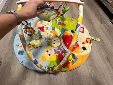 Yookidoo hracia podlozka s pohybl. a hracim autom,