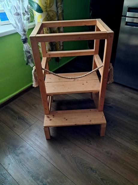 Učiaca veža / stupienok,