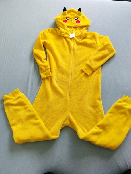 Overal pikachu, h&m,134