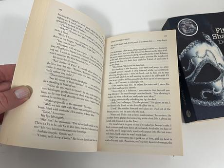 Fifty shades of grey / darker / freed (e.l. james), 