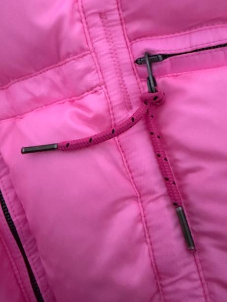 Teplá vesta jet set, s