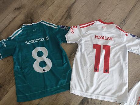 Futbalové dresy, 122