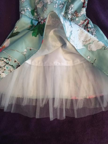 Spoločenské kvetovane šaty, 110