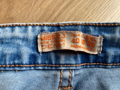 Rifle so stredne vysokým pásom, 40