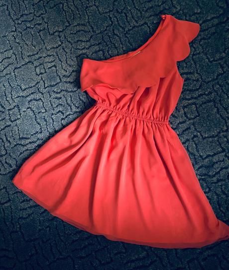 Nádherné šaty rare london aj na stužkovú, s